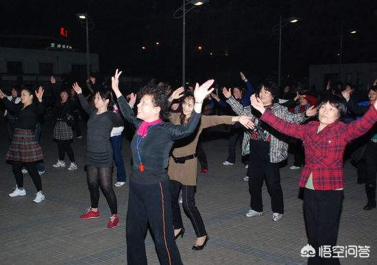 为什么很多中老年人迷恋广场舞为什么很多中老年人迷恋广场舞？探究其背后的原因与深层意义